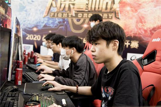 锋线的持球 锋线的持球