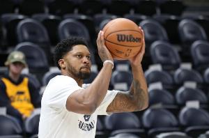 更是辉煌征 更是辉煌征